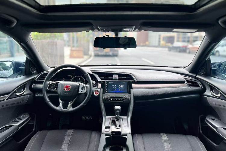 Used Honda Civic 2021 HATCHBACK 220TURBO CVT New Trendsetter Interior 2