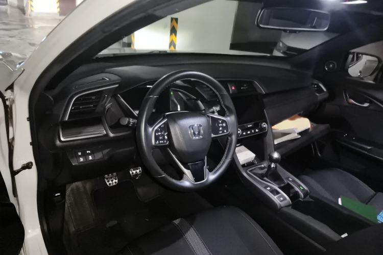 Used Honda Civic 2021 HATCHBACK 220TURBO Manual Driving Pleasure Control Interior 2
