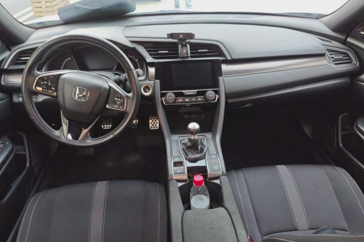 Used Honda Civic 2021 HATCHBACK 220TURBO Manual Driving Pleasure Control Interior 2