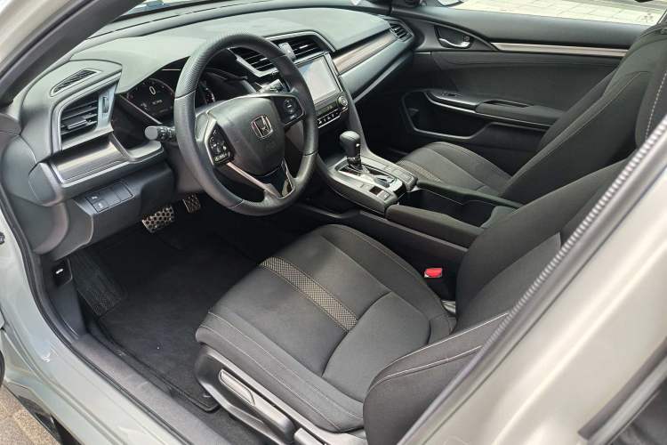 Used Honda Civic 2021 HATCHBACK 220TURBO CVT Trendy Cool Edition Interior 3
