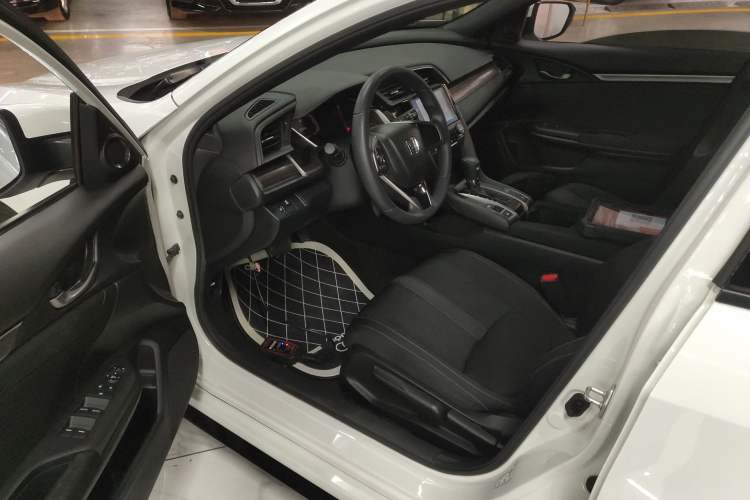 Used Honda Civic 2021 HATCHBACK 220TURBO CVT New Trendsetter Interior 3