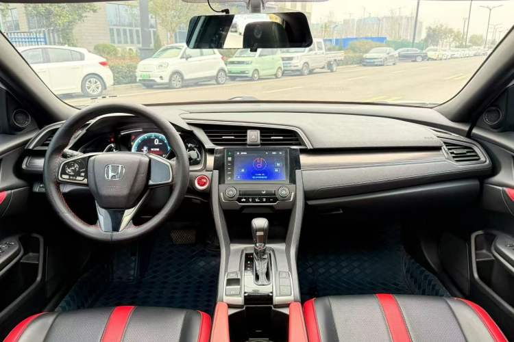Used Honda Civic 2021 HATCHBACK 220TURBO CVT New Trendsetter Interior 3