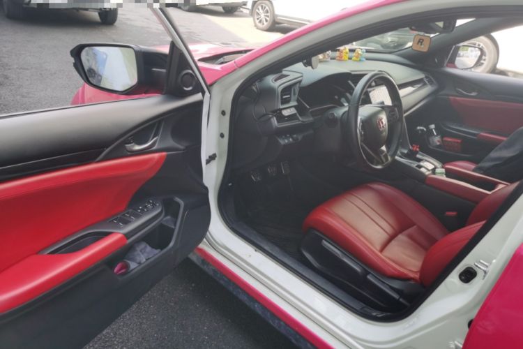 Used Honda Civic 2021 HATCHBACK 220TURBO Manual Driving Pleasure Control Interior 3
