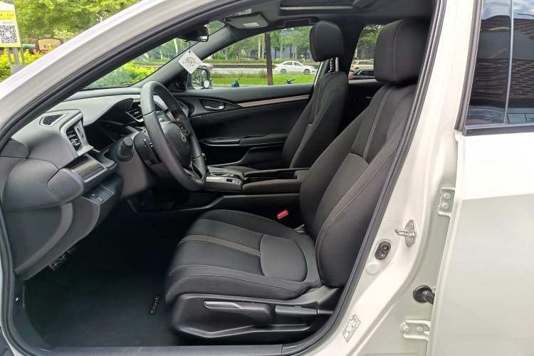 Used Honda Civic 2021 HATCHBACK 220TURBO CVT Trendy Cool Edition Interior 4