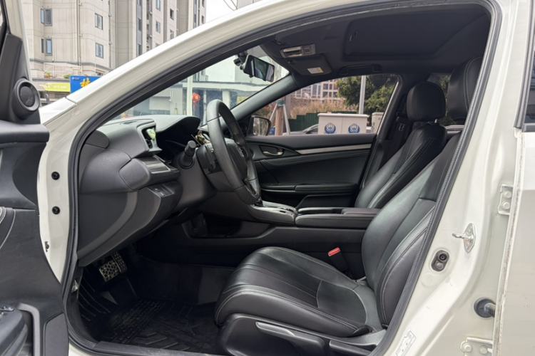 Used Honda Civic 2021 HATCHBACK 220TURBO CVT Trendy Cool Edition Interior 4