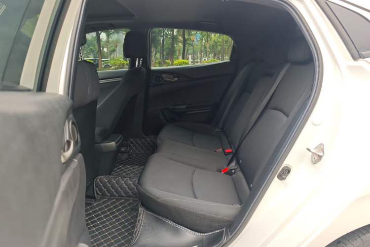 Used Honda Civic 2021 HATCHBACK 220TURBO CVT New Trendsetter Interior 4