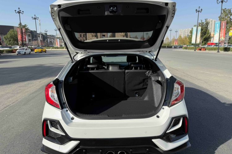 Used Honda Civic 2021 HATCHBACK 220TURBO CVT Trendy Cool Edition Interior 4