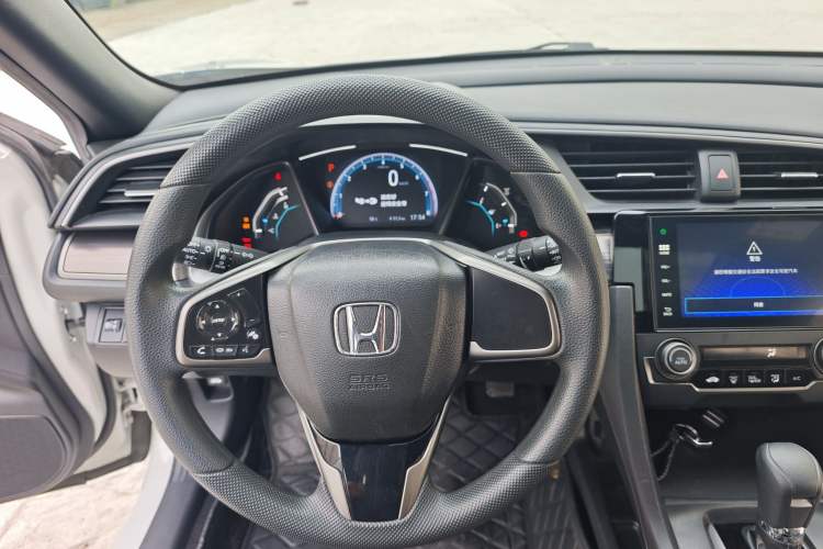 Used Honda Civic 2021 HATCHBACK 220TURBO CVT New Trendsetter Interior 4
