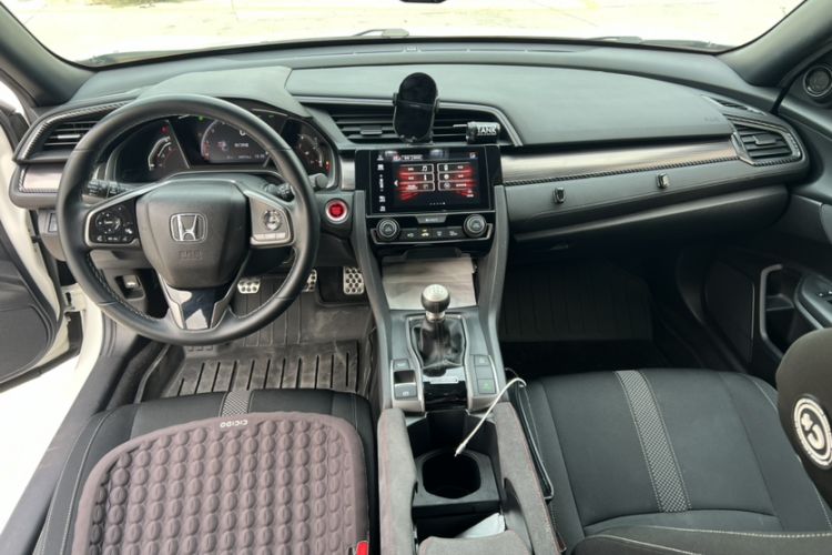 Used Honda Civic 2021 HATCHBACK 220TURBO Manual Driving Pleasure Control Interior 4