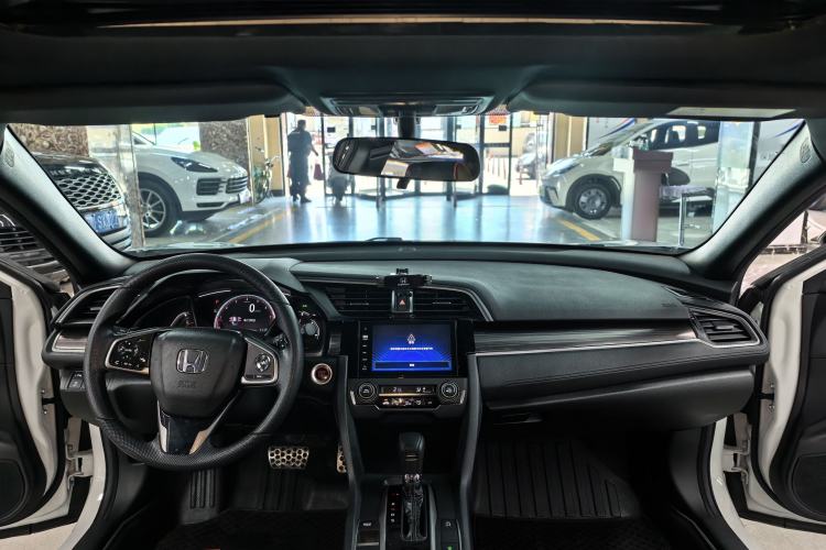 Used Honda Civic 2021 HATCHBACK 220TURBO CVT Trendy Cool Edition Interior 4