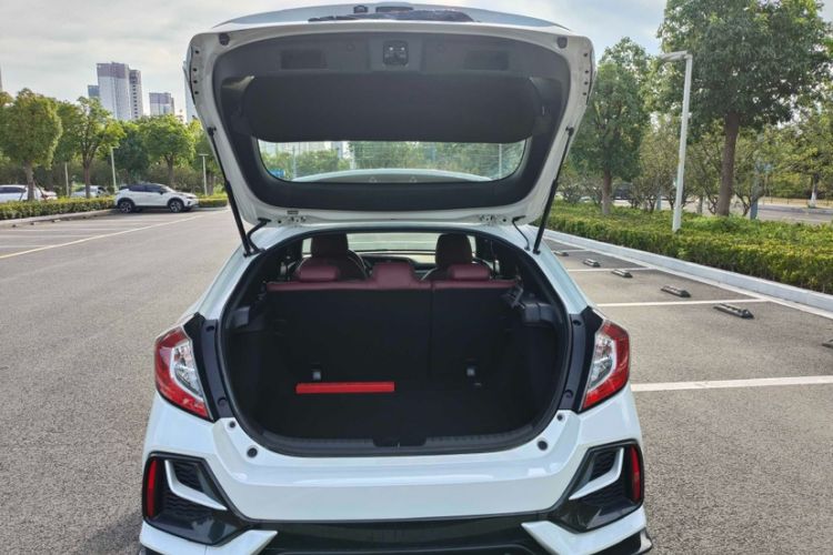 Used Honda Civic 2021 HATCHBACK 220TURBO CVT New Trendsetter Interior 4