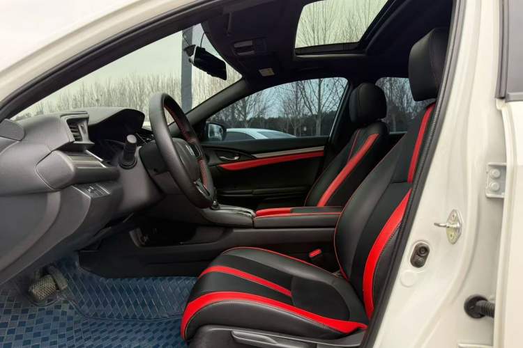 Used Honda Civic 2021 HATCHBACK 220TURBO CVT New Trendsetter Interior 5
