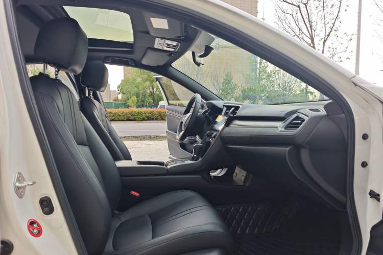 Used Honda Civic 2021 HATCHBACK 220TURBO CVT New Trendsetter Interior 5
