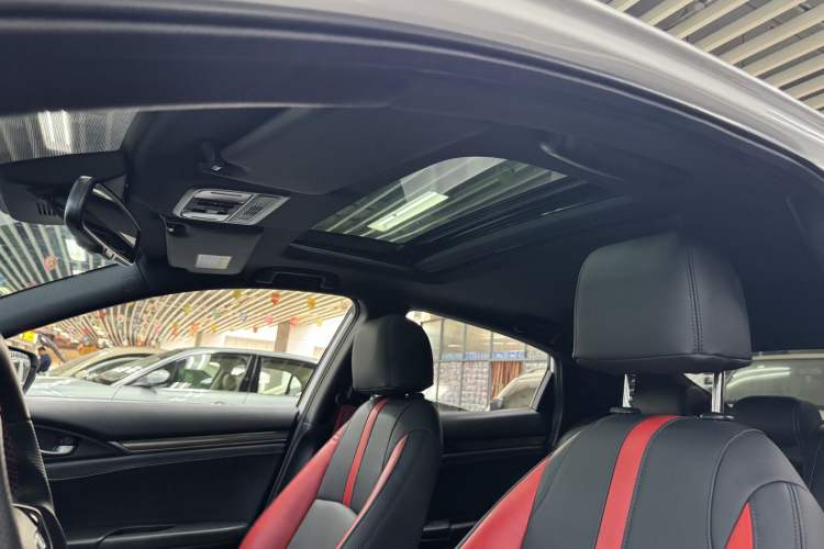 Used Honda Civic 2021 HATCHBACK 220TURBO Manual Driving Pleasure Control Interior 5