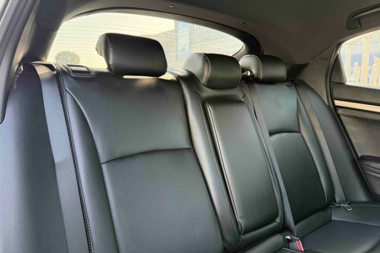 Used Honda Civic 2021 HATCHBACK 220TURBO CVT Trendy Cool Edition Interior 6