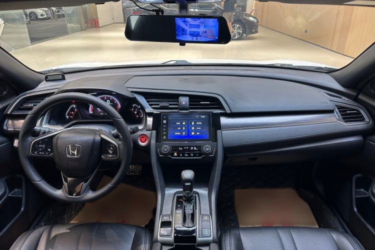 Used Honda Civic 2021 HATCHBACK 220TURBO CVT Trendy Cool Edition Interior 6