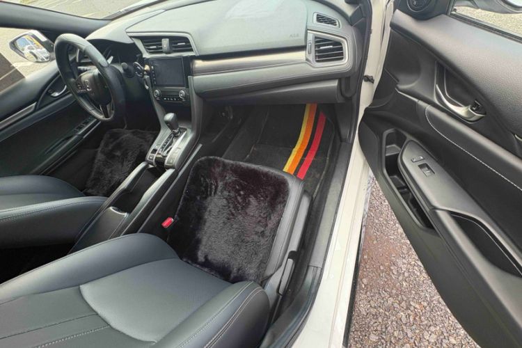 Used Honda Civic 2021 HATCHBACK 220TURBO CVT New Trendsetter Interior 8