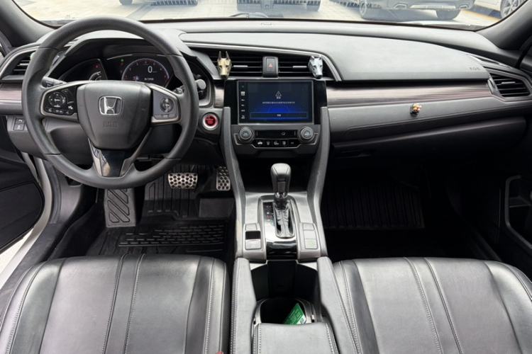 Used Honda Civic 2021 HATCHBACK 220TURBO CVT Trendy Cool Edition Interior 8