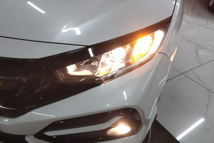 Used Honda Civic 2021 HATCHBACK 220TURBO CVT New Trendsetter Left Front Headlight
