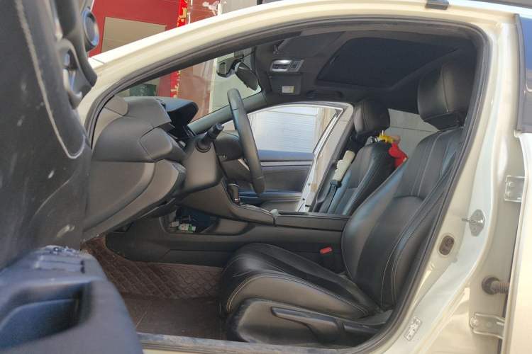 Used Honda Civic 2021 HATCHBACK 220TURBO CVT New Trendsetter Left Front Seat