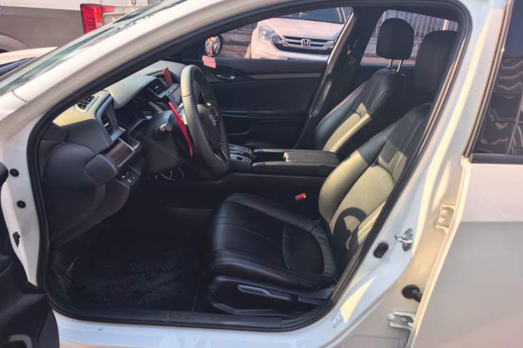 Used Honda Civic 2021 HATCHBACK 220TURBO CVT Trendy Cool Edition Left Front Seat