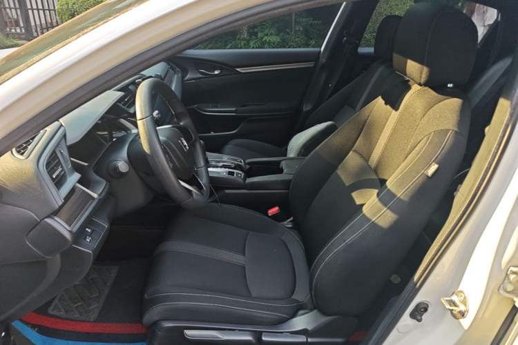 Used Honda Civic 2021 HATCHBACK 220TURBO CVT New Trendsetter Left Front Seat