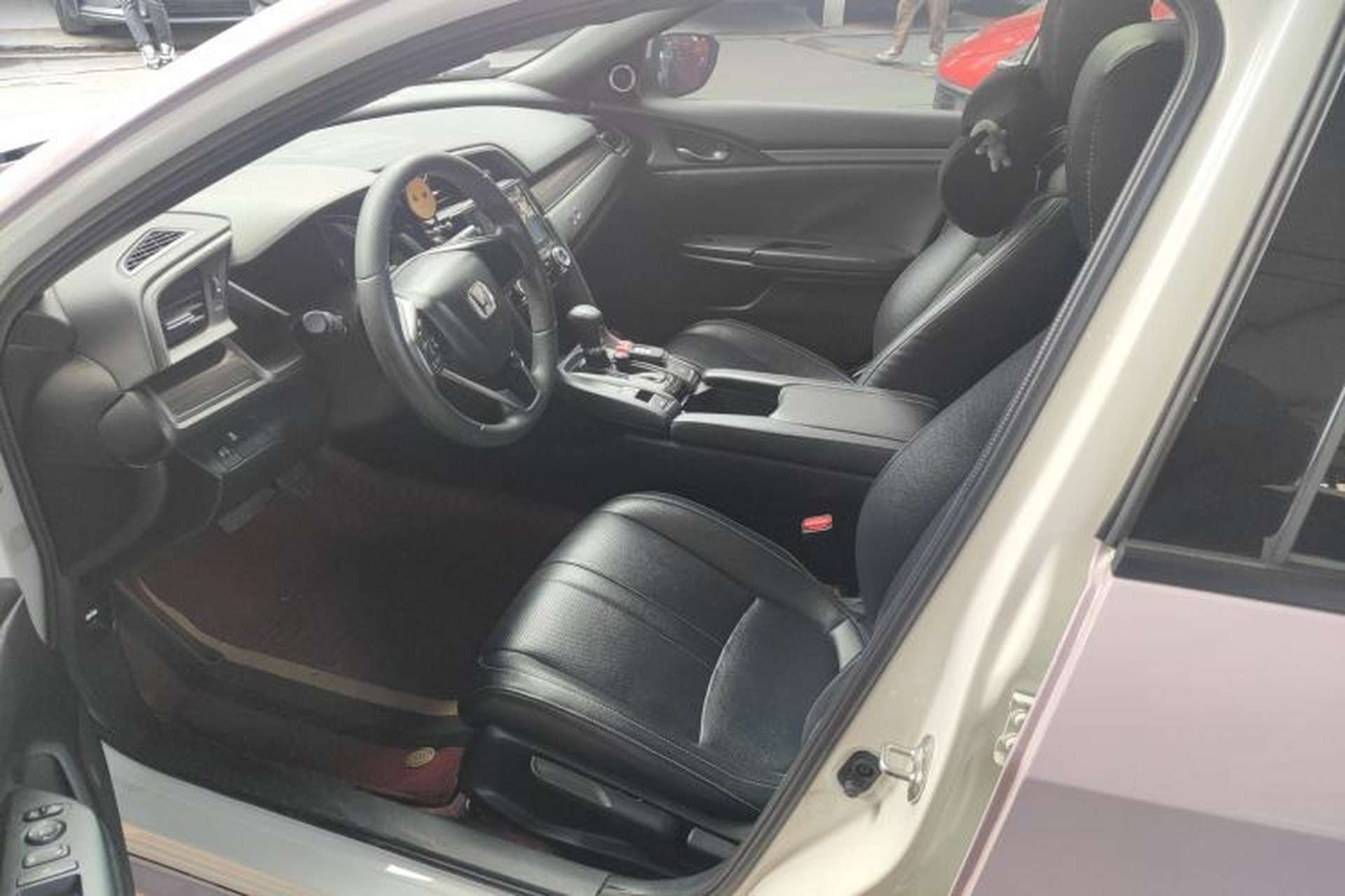 Used Honda Civic 2021 HATCHBACK 220TURBO CVT Dynamic Control Left Front Seat