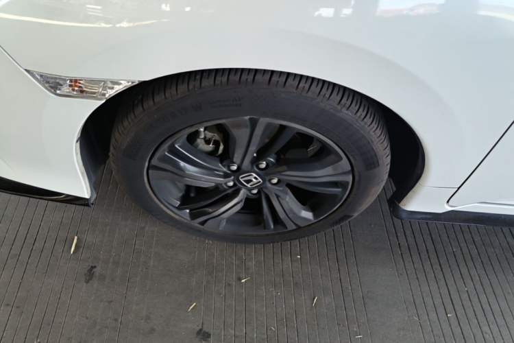 Used Honda Civic 2021 HATCHBACK 220TURBO CVT Dynamic Control Left Front Wheel Hub