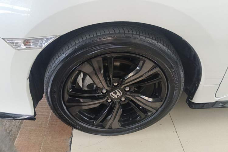 Used Honda Civic 2021 HATCHBACK 220TURBO CVT Trendy Cool Edition Left Front Wheel Hub