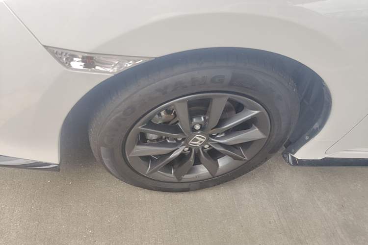 Used Honda Civic 2021 HATCHBACK 220TURBO CVT New Trendsetter Left Front Wheel Hub