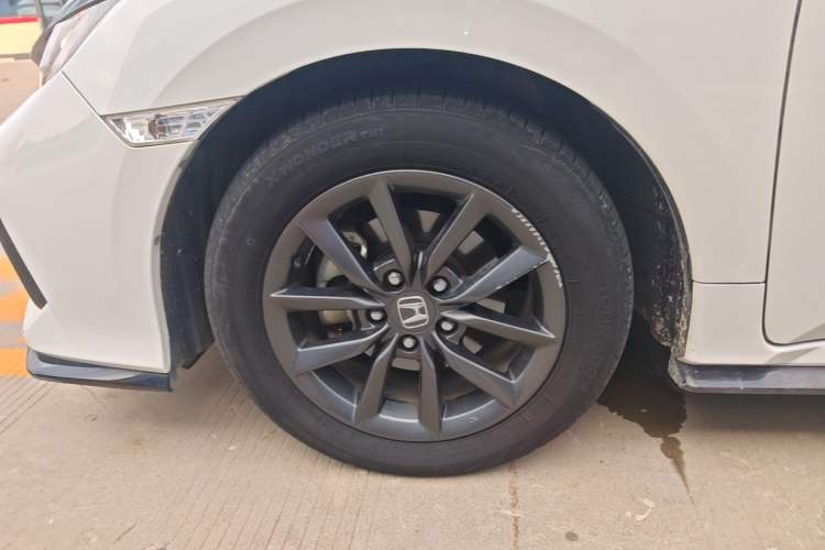 Used Honda Civic 2021 HATCHBACK 220TURBO CVT New Trendsetter Left Front Wheel Hub