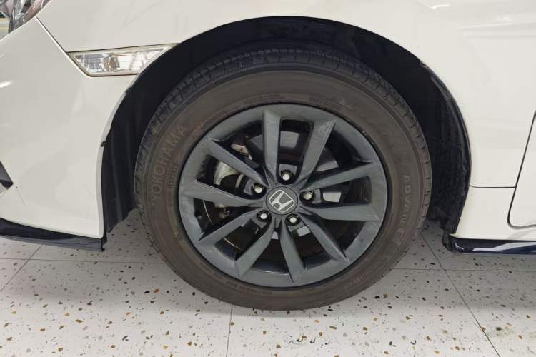 Used Honda Civic 2021 HATCHBACK 220TURBO CVT New Trendsetter Left Front Wheel Hub