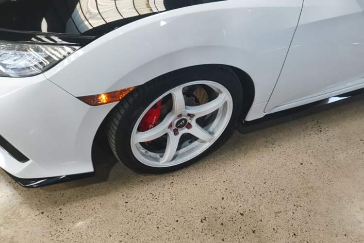 Used Honda Civic 2021 HATCHBACK 220TURBO Manual Driving Pleasure Control Left Front Wheel Hub