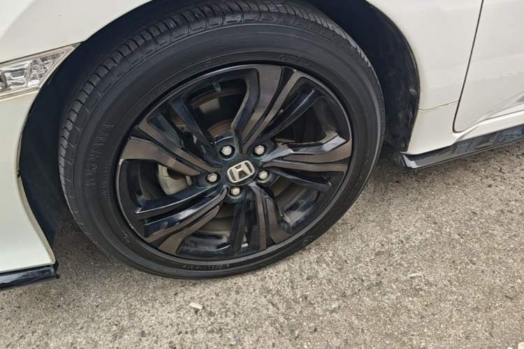 Used Honda Civic 2021 HATCHBACK 220TURBO CVT New Trendsetter Left Front Wheel Hub
