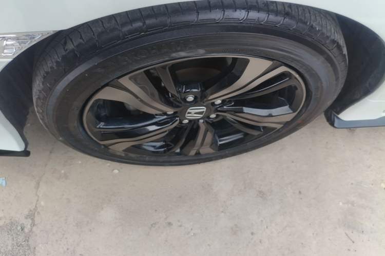 Used Honda Civic 2021 HATCHBACK 220TURBO CVT Trendy Cool Edition Left Front Wheel Hub