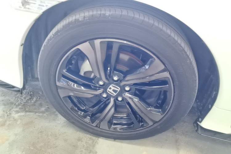 Used Honda Civic 2021 HATCHBACK 220TURBO CVT Trendy Cool Edition Left Front Wheel Hub