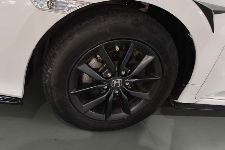 Used Honda Civic 2021 HATCHBACK 220TURBO CVT New Trendsetter Left Front Wheel Hub