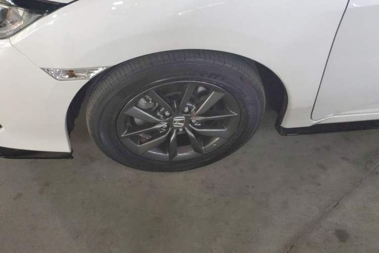 Used Honda Civic 2021 HATCHBACK 220TURBO CVT New Trendsetter Left Front Wheel Hub