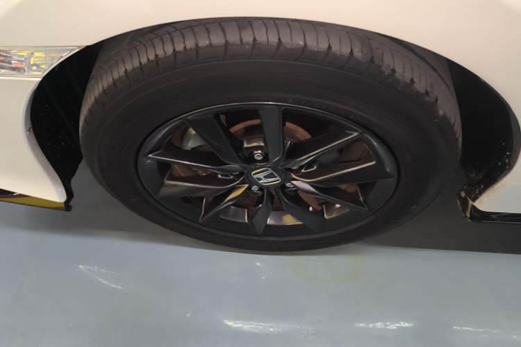 Used Honda Civic 2021 HATCHBACK 220TURBO CVT New Trendsetter Left Front Wheel Hub