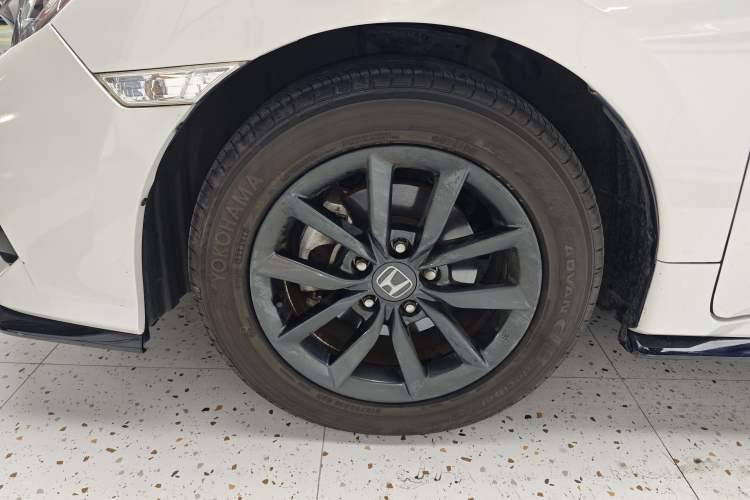 Used Honda Civic 2021 HATCHBACK 220TURBO CVT New Trendsetter Left Front Wheel Hub