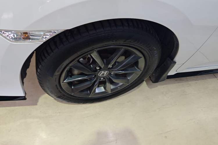 Used Honda Civic 2021 HATCHBACK 220TURBO CVT New Trendsetter Left Front Wheel Hub