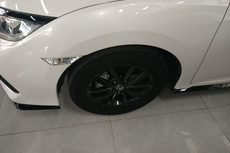 Used Honda Civic 2021 HATCHBACK 220TURBO CVT New Trendsetter Left Front Wheel Hub