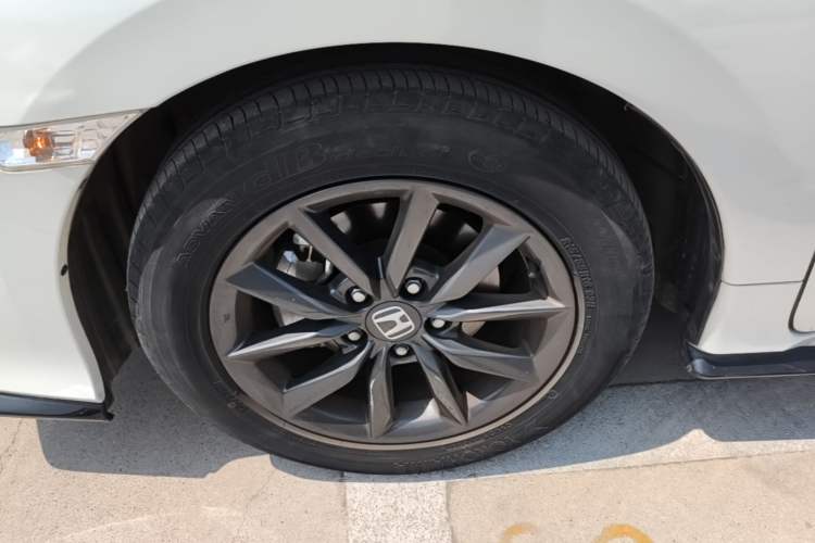 Used Honda Civic 2021 HATCHBACK 220TURBO CVT New Trendsetter Left Front Wheel Hub