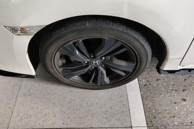 Used Honda Civic 2021 HATCHBACK 220TURBO CVT Dynamic Control Left Front Wheel Hub