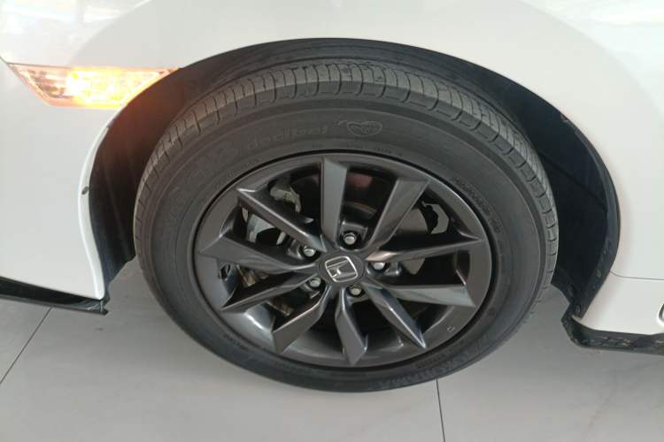 Used Honda Civic 2021 HATCHBACK 220TURBO CVT New Trendsetter Left Front Wheel Hub