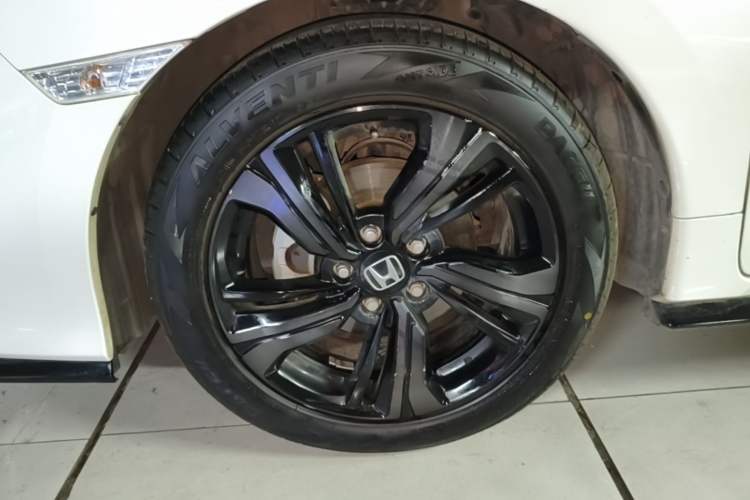 Used Honda Civic 2021 HATCHBACK 220TURBO CVT Trendy Cool Edition Left Front Wheel Hub