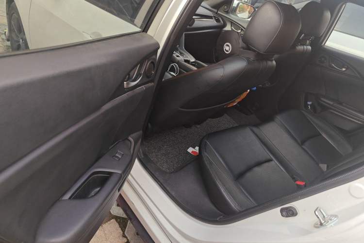 Used Honda Civic 2021 HATCHBACK 220TURBO CVT New Trendsetter Left Rear Seat