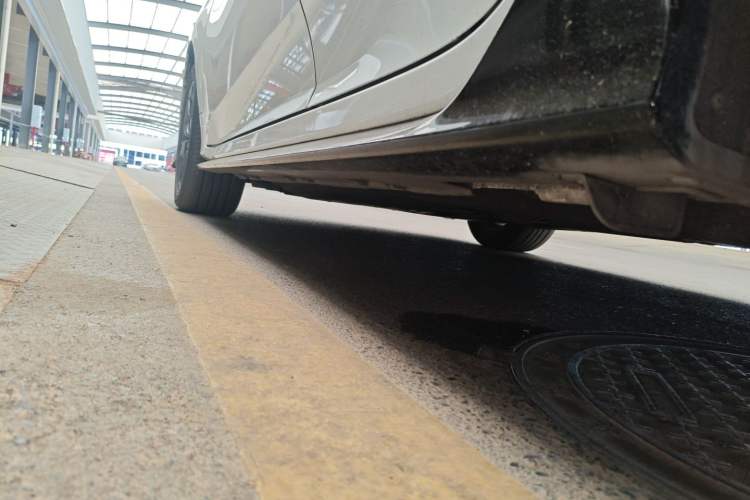 Used Honda Civic 2021 HATCHBACK 220TURBO CVT New Trendsetter Left Side Sill