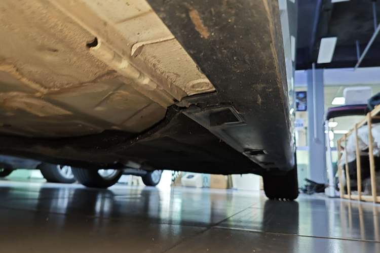 Used Honda Civic 2021 HATCHBACK 220TURBO CVT New Trendsetter Left Side Sill