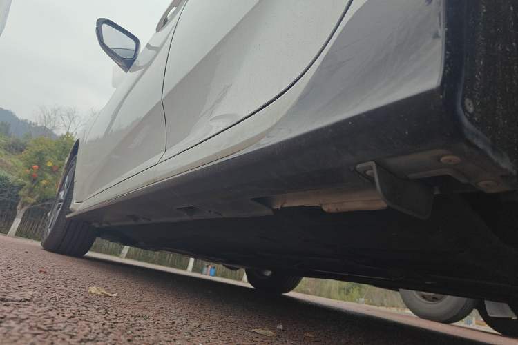Used Honda Civic 2021 HATCHBACK 220TURBO CVT New Trendsetter Left Side Sill